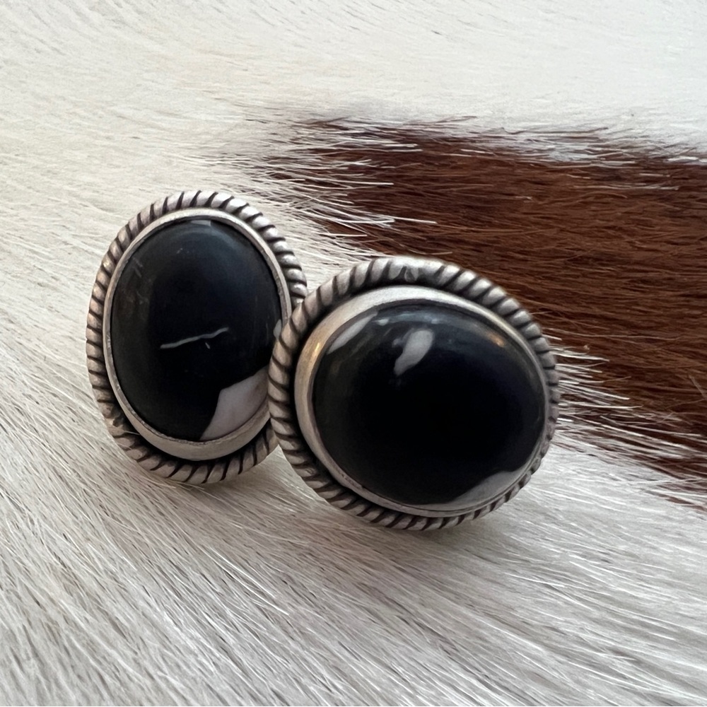 ❤️ Quality White Buffalo Oval Stud Earrings Matte Brushed Navajo Style Western
